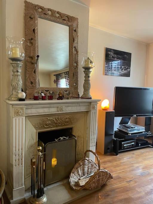 Appartement Sur Le Parvis De La Cathedrale Senlis  Kültér fotó