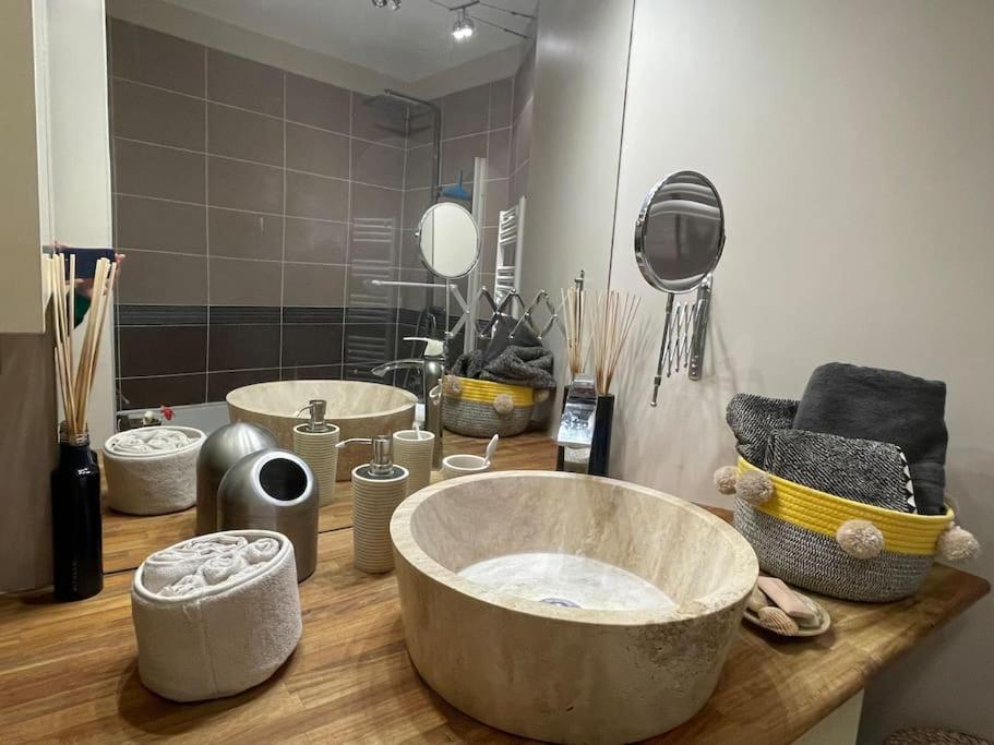 Appartement Sur Le Parvis De La Cathedrale Senlis  Kültér fotó