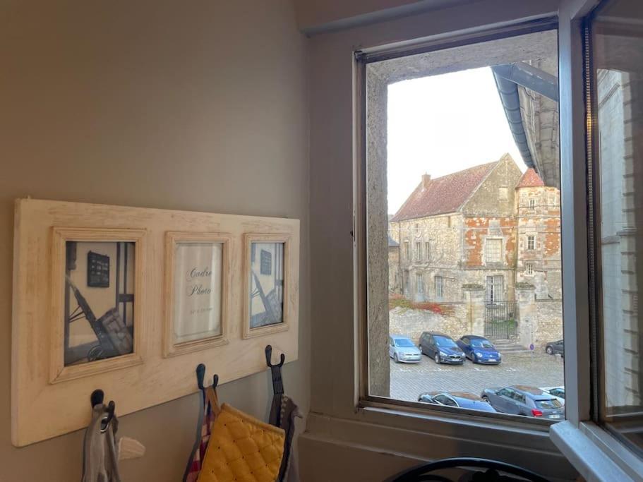 Appartement Sur Le Parvis De La Cathedrale Senlis  Kültér fotó